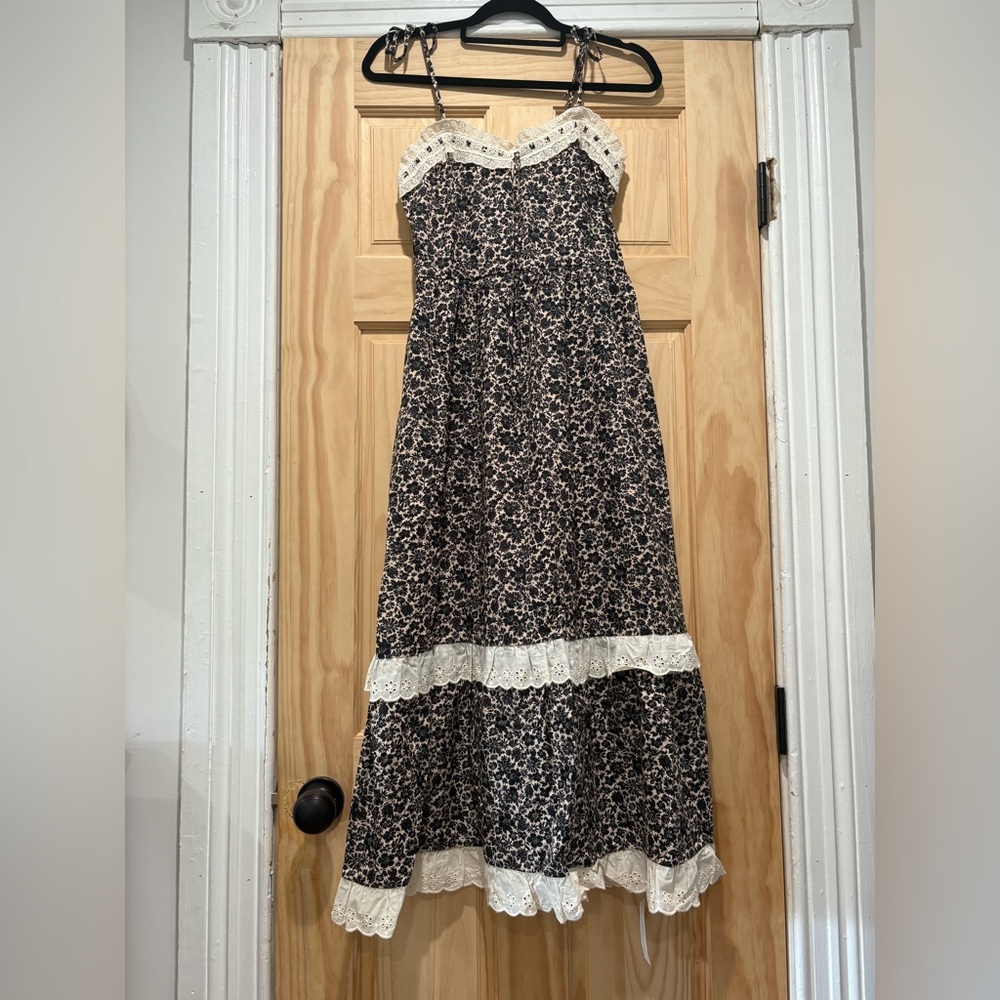 NWT Black Daisy Emma size small